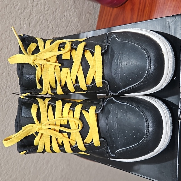 Air Jordan 1 Phat - Picture 3 of 7